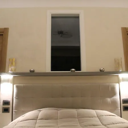 Martina Luxury * Desenzano del Garda